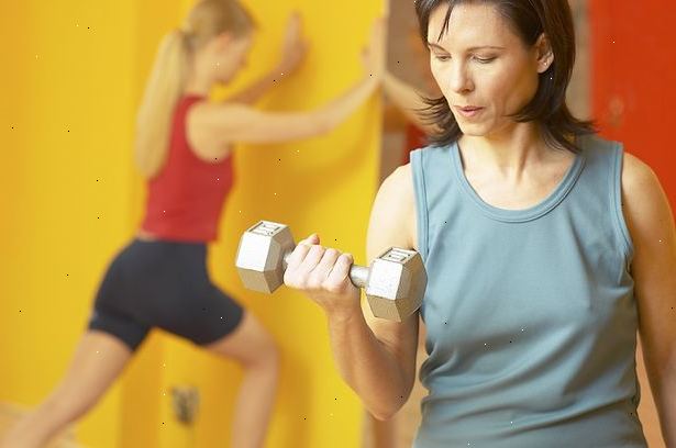 Hvordan man undgår overtræning på gym. Gennemgå din nuværende gym tidsplan.