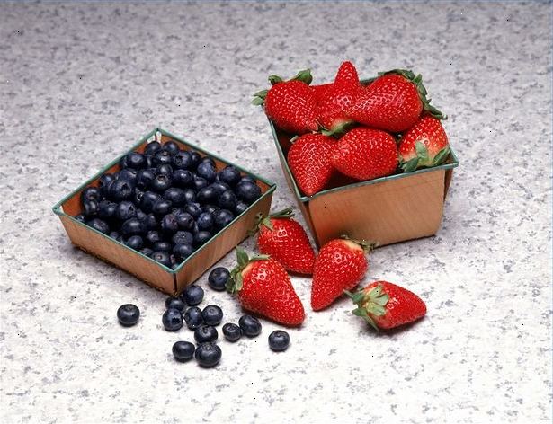 Sådan bruger antioxidanter for hjernen sundhed. Vælg frugt og grønt med mørke skind.